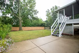1379 Cumberland Cir W, Elk Grove Village, IL 60007 - Photo 16