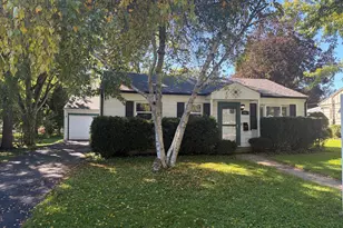 1417 Walnut Dr, Woodstock, IL 60098 - Photo 1