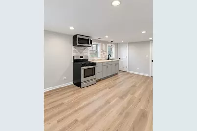 18 S Austin Boulevard #B, Oak Park, IL 60304 - Photo 2