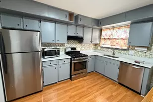 495 McHenry Rd, Wheeling, IL 60090 - Photo 2