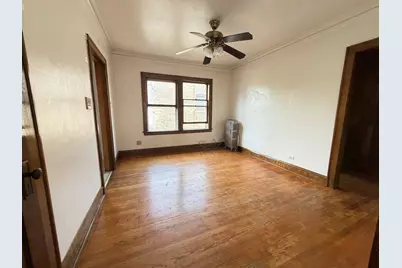 4208 W Cullom Avenue #2, Chicago, IL 60641 - Photo 4