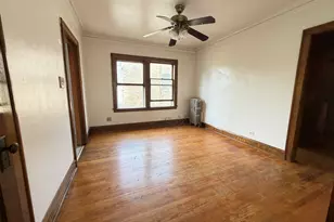 4208 W Cullom Ave, Chicago, IL 60641 - Photo 4