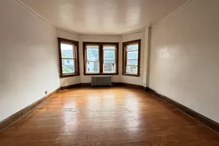4208 W Cullom Ave, Chicago, IL 60641 - Photo 2