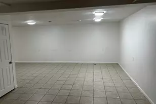 2510 Berkshire Ct, Waukegan, IL 60087 - Photo 10