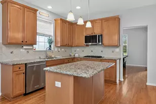 239 Bluegrass Pkwy, Oswego, IL 60543 - Photo 10