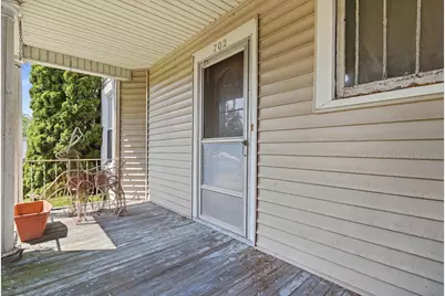702 North Avenue, Waukegan, IL 60085 - Photo 2