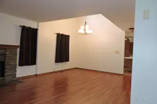 2480 Frost Dr, Aurora, IL 60503 - Photo 12