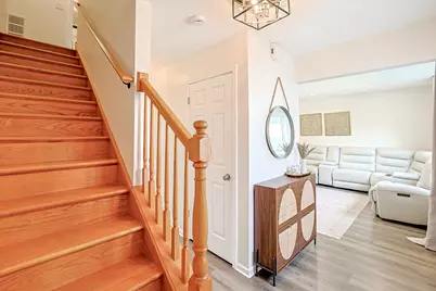 293 Barclay Drive, Glendale Heights, IL 60139 - Photo 8