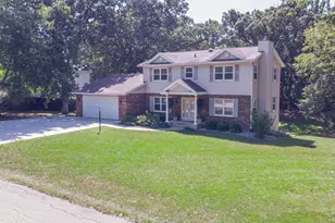 732 Santa Fe Dr, Freeport, IL 61032 - Photo 2