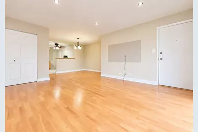 9374 Bay Colony Drive #2S, Des Plaines, IL 60016 - Photo 8