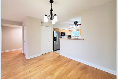 9374 Bay Colony Drive #2S, Des Plaines, IL 60016 - Photo 10
