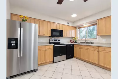 9374 Bay Colony Drive #2S, Des Plaines, IL 60016 - Photo 12