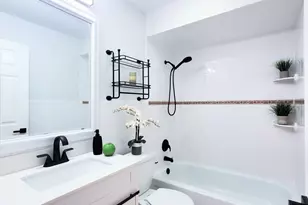 9374 Bay Colony Dr, Des Plaines, IL 60016 - Photo 20
