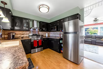 126 Bunkerhill Avenue, South Elgin, IL 60177 - Photo 6