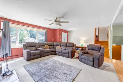 126 Bunkerhill Avenue, South Elgin, IL 60177 - Photo 8