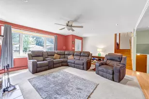 126 Bunker Hill Ave, South Elgin, IL 60177 - Photo 8