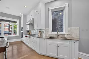 634 W Briar Pl, Chicago, IL 60657 - Photo 24