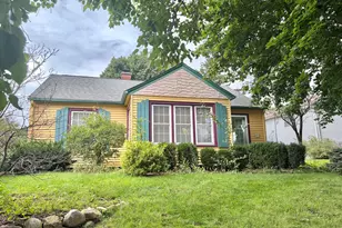 309 Chestnut St, Woodstock, IL 60098 - Photo 2