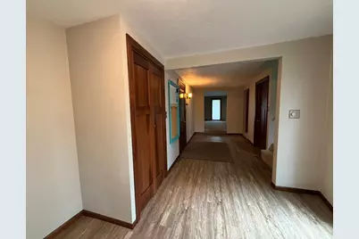 2472 W Red Oak Road, Freeport, IL 61032 - Photo 10