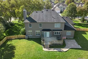 2211 Joyce Ln, Naperville, IL 60564 - Photo 32