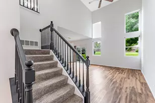 2525 Looking Glass Ct, Aurora, IL 60502 - Photo 12