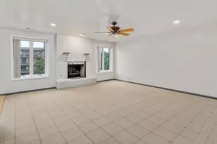 701 Lake Hinsdale Dr, Willowbrook, IL 60527 - Photo 16