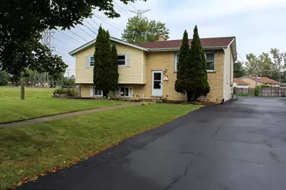 409 E Cherry Hill, Addison, IL 60101 - Photo 2
