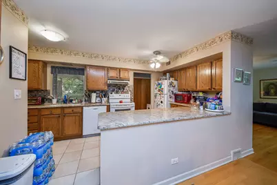 324 W Elm Street, Wheaton, IL 60189 - Photo 2