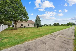 664 Mayfair Dr, Carol Stream, IL 60188 - Photo 28
