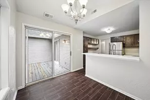 95 Midhurst Ct, Naperville, IL 60565 - Photo 10