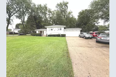955 Silver Lake Road, Cary, IL 60013 - Photo 1