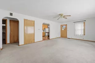 402 SW 5th St, Aledo, IL 61231 - Photo 2
