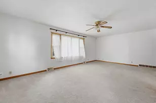 402 SW 5th St, Aledo, IL 61231 - Photo 4