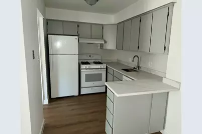 10S472 Echo Lane #8, Willowbrook, IL 60527 - Photo 2