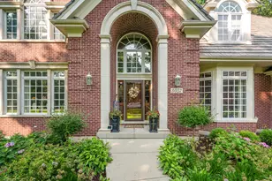 3017 Glen Eagles Ct, Saint Charles, IL 60174 - Photo 2