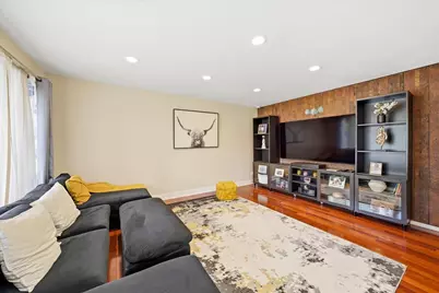 1097 Cypress Lane, Elk Grove Village, IL 60007 - Photo 6