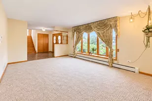 1428 Roslyn Rd, Schaumburg, IL 60193 - Photo 18