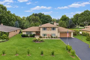 1428 Roslyn Rd, Schaumburg, IL 60193 - Photo 1
