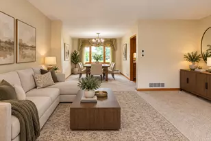 1428 Roslyn Rd, Schaumburg, IL 60193 - Photo 16