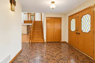 1428 Roslyn Rd, Schaumburg, IL 60193 - Photo 6