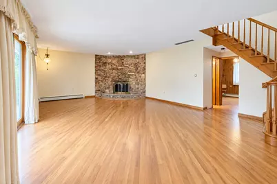 1428 Roslyn Road, Schaumburg, IL 60193 - Photo 4