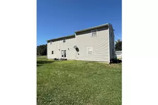 207 W Avon St, Forreston, IL 61030 - Photo 2