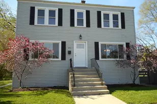 431 W Elm St, Villa Park, IL 60181 - Photo 1