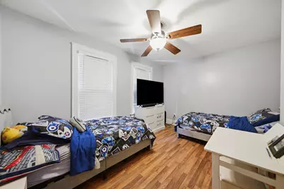483 Barrett Street, Elgin, IL 60120 - Photo 12
