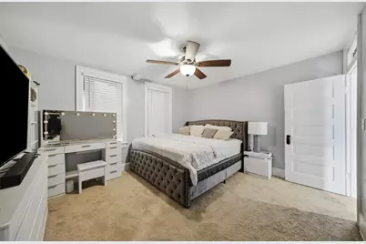 483 Barrett Street, Elgin, IL 60120 - Photo 10