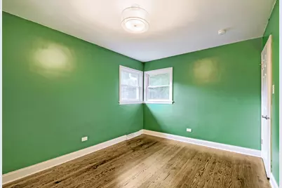 8208 Ridgeway Avenue, Skokie, IL 60076 - Photo 16