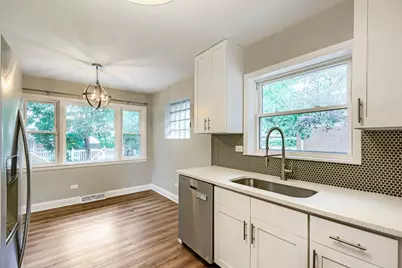 8208 Ridgeway Avenue, Skokie, IL 60076 - Photo 4