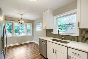 8208 Ridgeway Ave, Skokie, IL 60076 - Photo 4