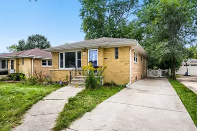 8208 Ridgeway Avenue, Skokie, IL 60076 - Photo 2