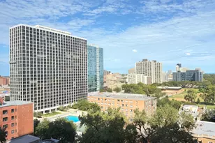 4250 N Marine Dr, Chicago, IL 60613 - Photo 8